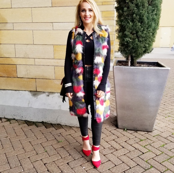 Statement Faux Fur Vest - Picture 2 of 4